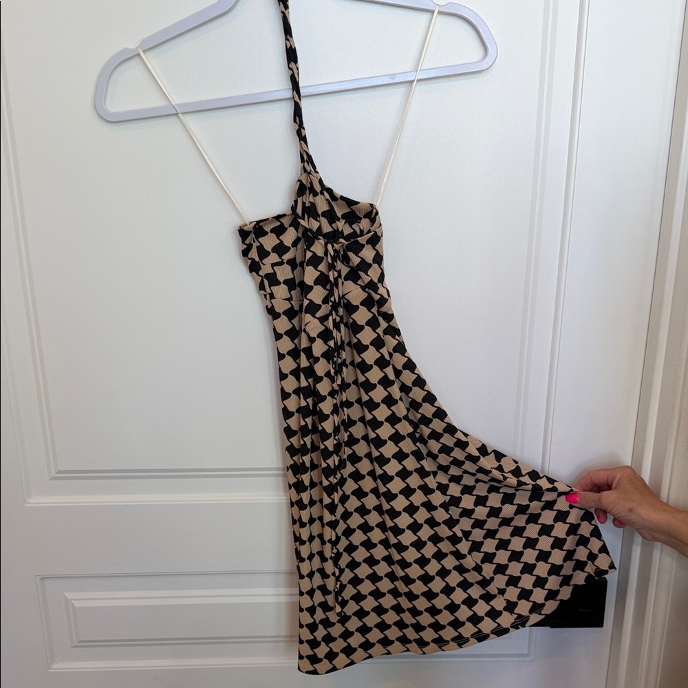 Le Lis Black and Tan One Shoulder Dress